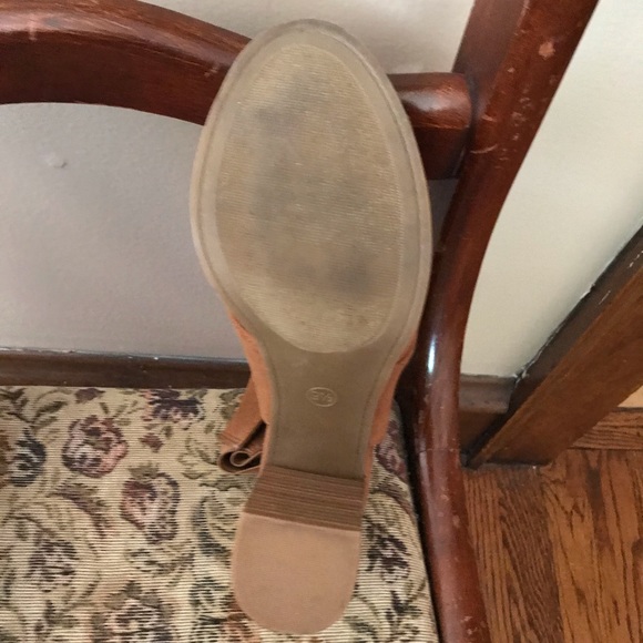 EUC Universal Thread Cognac 3 inch Block Heels - Picture 4 of 5